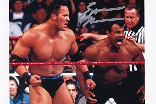 Earl Hebner Aláírt 4x6 Fénykép WWE Autogramot Kép w/A Rock & Rocky Johnson - Dedikált Birkózás Fotók